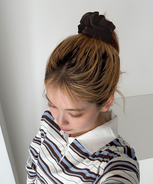 CANAL JEAN（キャナルジーン）の「El mar　ピーチスキンシュシュ（シュシュ・レディース・ブラウン/ブラック・ONE SIZE）」の8枚目の写真