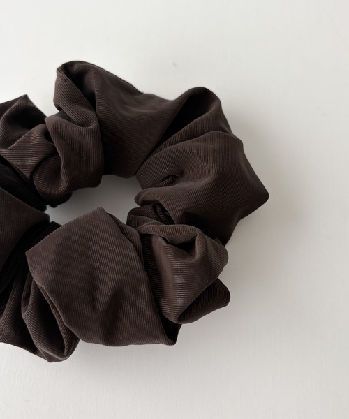 CANAL JEAN（キャナルジーン）の「El mar　ピーチスキンシュシュ（シュシュ・レディース・ブラウン/ブラック・ONE SIZE）」の4枚目の写真