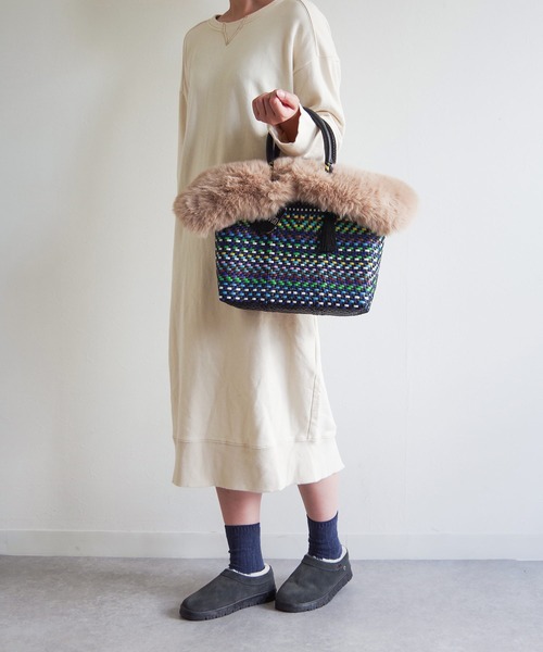 Minnetonka（ミネトンカ）の「MINNETONKA（ミネトンカ） / ボアスリッポン NEVA（スニーカー・レディース・チャコールグレー/タン/ブラック/ストーン・6/7/9/8）」の7枚目の写真