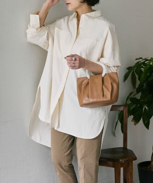 ear PAPILLONNER(イアパピヨネ)の「ビッグサイズシャツ【SUM1 STYLE(スミスタイル)】(シャツ/ブラウス・レディース・アイボリー/サンドベージュ・FREE)」の1枚目の写真
