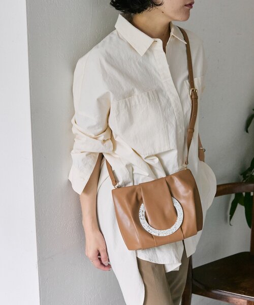 ear PAPILLONNER(イアパピヨネ)の「ビッグサイズシャツ【SUM1 STYLE(スミスタイル)】(シャツ/ブラウス・レディース・アイボリー/サンドベージュ・FREE)」の5枚目の写真