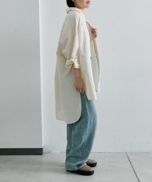 ear PAPILLONNER(イアパピヨネ)の「ビッグサイズシャツ【SUM1 STYLE(スミスタイル)】(シャツ/ブラウス・レディース・アイボリー/サンドベージュ・FREE)」の9枚目の写真