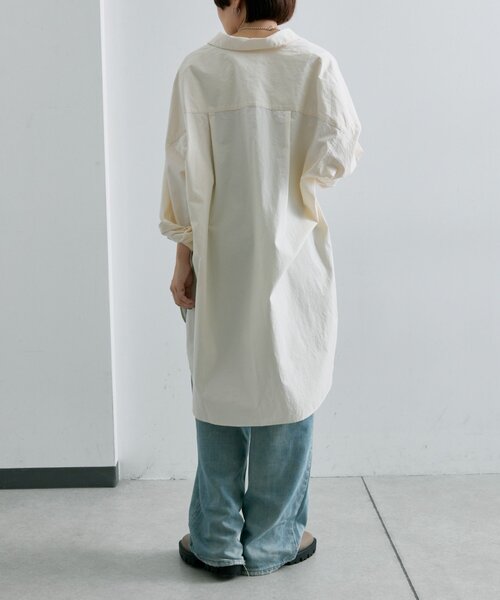ear PAPILLONNER(イアパピヨネ)の「ビッグサイズシャツ【SUM1 STYLE(スミスタイル)】(シャツ/ブラウス・レディース・アイボリー/サンドベージュ・FREE)」の10枚目の写真