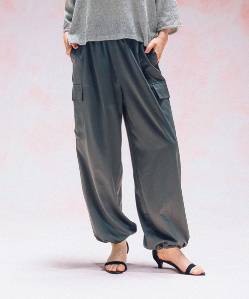 LEPSIM（レプシィム）の「サテンカーゴパンツ　578241（その他パンツ・レディース・チャコールグレー/アイボリー/ブラウン・FREE）」の10枚目の写真