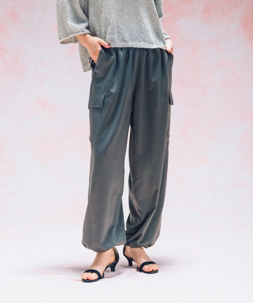 LEPSIM（レプシィム）の「サテンカーゴパンツ　578241（その他パンツ・レディース・チャコールグレー/アイボリー/ブラウン・FREE）」の11枚目の写真