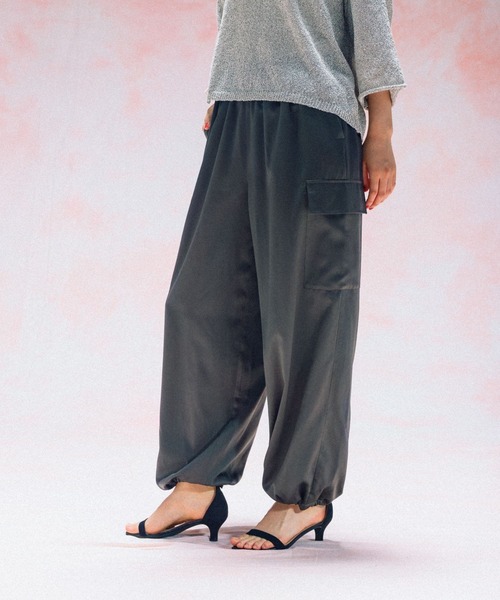 LEPSIM（レプシィム）の「サテンカーゴパンツ　578241（その他パンツ・レディース・チャコールグレー/アイボリー/ブラウン・FREE）」の12枚目の写真