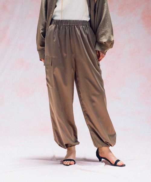 LEPSIM（レプシィム）の「サテンカーゴパンツ　578241（その他パンツ・レディース・チャコールグレー/アイボリー/ブラウン・FREE）」の17枚目の写真