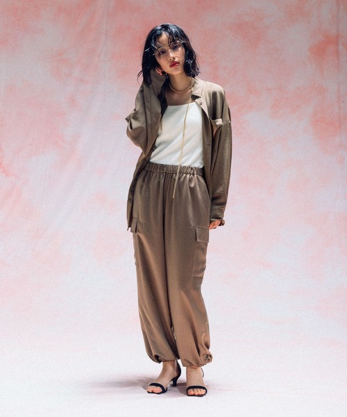 LEPSIM（レプシィム）の「サテンカーゴパンツ　578241（その他パンツ・レディース・チャコールグレー/アイボリー/ブラウン・FREE）」の21枚目の写真