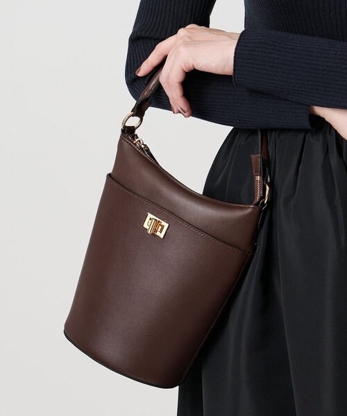 UNITED ARROWS（ユナイテッドアローズ）の「ソフト コンビ バケットバッグ（ショルダーバッグ・レディース・ダークブラウン/ナチュラル・FREE）」の4枚目の写真