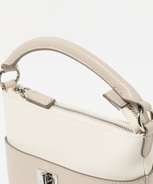 UNITED ARROWS（ユナイテッドアローズ）の「ソフト コンビ バケットバッグ（ショルダーバッグ・レディース・ダークブラウン/ナチュラル・FREE）」の18枚目の写真