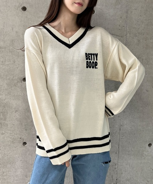 GLAMOROUS JANE(グラマラスジェーン)の「BETTY BOOPバックジャガードVネックニット(ニット/セーター・レディース・アイボリー/ブラック/グレー・FREE)」の8枚目の写真