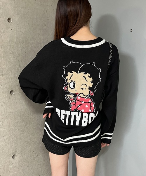 GLAMOROUS JANE(グラマラスジェーン)の「BETTY BOOPバックジャガードVネックニット(ニット/セーター・レディース・アイボリー/ブラック/グレー・FREE)」の11枚目の写真