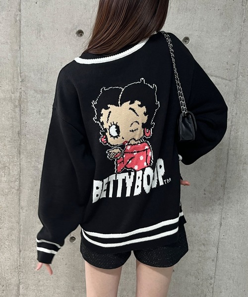 GLAMOROUS JANE(グラマラスジェーン)の「BETTY BOOPバックジャガードVネックニット(ニット/セーター・レディース・アイボリー/ブラック/グレー・FREE)」の14枚目の写真