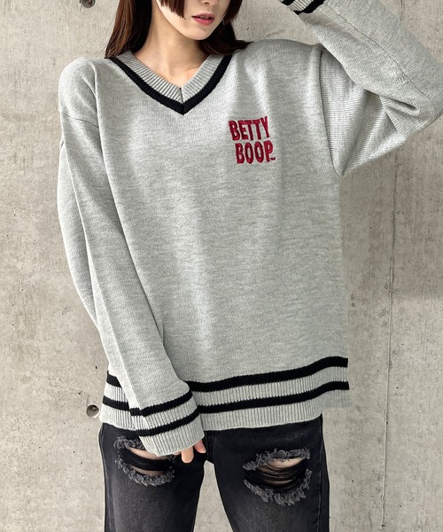 GLAMOROUS JANE(グラマラスジェーン)の「BETTY BOOPバックジャガードVネックニット(ニット/セーター・レディース・アイボリー/ブラック/グレー・FREE)」の16枚目の写真