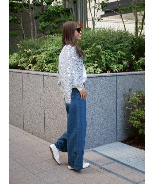 BeBeoD(べベッド)の「フラワーデザインスカラップデニムパンツ(デニムパンツ・レディース・ネイビー/ブルー・MEDIUM/LARGE)」の7枚目の写真
