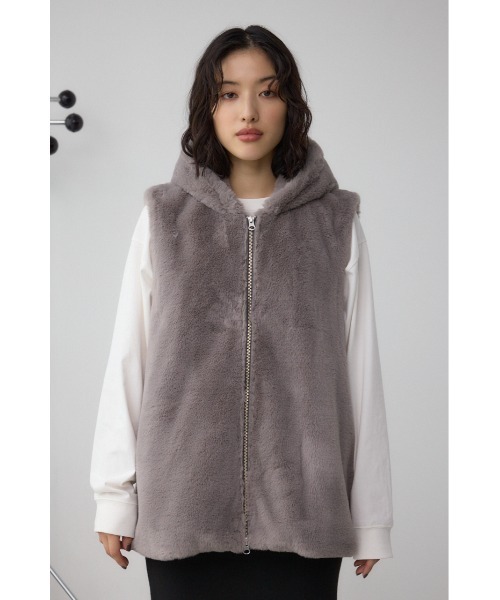 AZUL by moussy(アズールバイマウジー)の「フードファーベスト(ベスト・レディース・グレー/アイボリー/ブラック・FREE)」の12枚目の写真