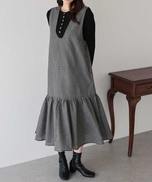 BLUEEAST（ブルーイースト）の「チェックジャンパースカート（ジャンパースカート・レディース・ブラック系/ブラック・MEDIUM）」の4枚目の写真