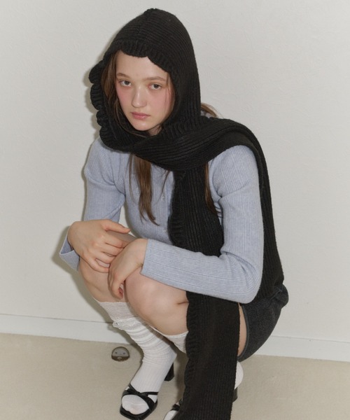 GIUNON（ジウノン）の「2way scallop hood muffler / 2wayスカラップフードマフラー（マフラー・レディース・ブラック/レッド/グレー・FREE）」の2枚目の写真