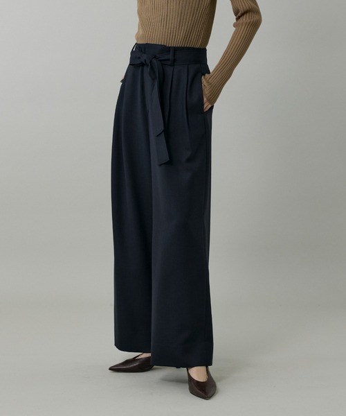 INED（イネド）の「ライトカルゼ ベルテッドワイドパンツ（その他パンツ・レディース・オフホワイト/ブラック/ブラウン/ベージュ・7号/9号/11号）」の7枚目の写真