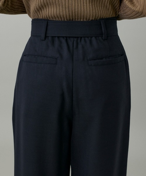 INED（イネド）の「ライトカルゼ ベルテッドワイドパンツ（その他パンツ・レディース・オフホワイト/ブラック/ブラウン/ベージュ・7号/9号/11号）」の12枚目の写真