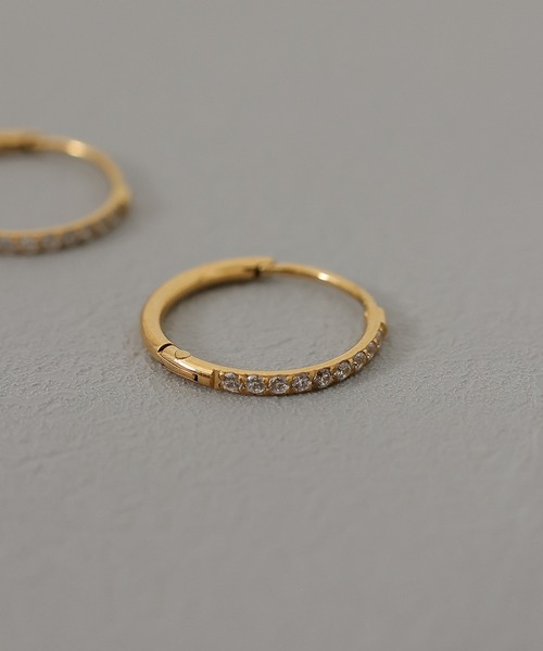 ORLEAN(オルレアン)の「【ORLEAN】ビジューハーフエタニティフープピアス ストーン 10mm 15mm(ピアス(両耳用)・レディース・シルバー系1/ゴールド/ゴールド系1/シルバー・フリー)」の19枚目の写真