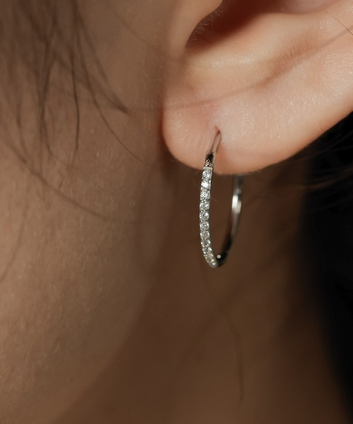 ORLEAN(オルレアン)の「【ORLEAN】ビジューハーフエタニティフープピアス ストーン 10mm 15mm(ピアス(両耳用)・レディース・シルバー系1/ゴールド/ゴールド系1/シルバー・フリー)」の10枚目の写真