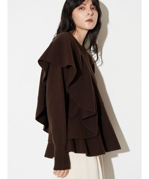 ELENDEEK（エレンディーク）の「ショルダーフリルペプラムニット（ニット/セーター・レディース・ブラウン/グレー/ボルドー・FREE）」の3枚目の写真