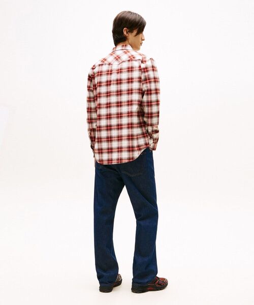 tommy jeans（トミー ジーンズ）の「レギュラーフランネルチェックシャツ（シャツ/ブラウス・メンズ・ブラック/オレンジ系その他3・LARGE/MEDIUM/SMALL/X-LARGE）」の6枚目の写真