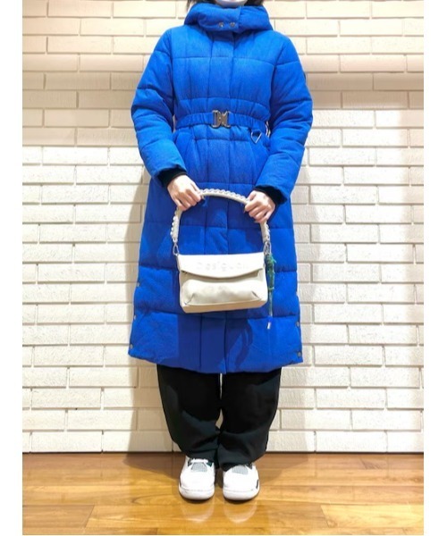 Desigual（デシグアル）の「ベルト付きロング中綿ジャケット（ダウン