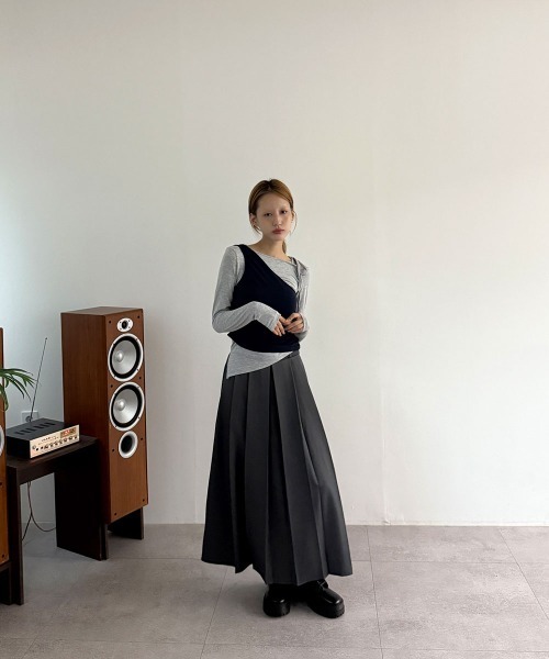 4INT.(フォイント)の「【セットアイテム】ワン オフショルダー ストラップ リボン アシメ ロングスリーブ Tシャツ(Tシャツ/カットソー・レディース・ブラウン/ブラック/ネイビー・FREE)」の14枚目の写真