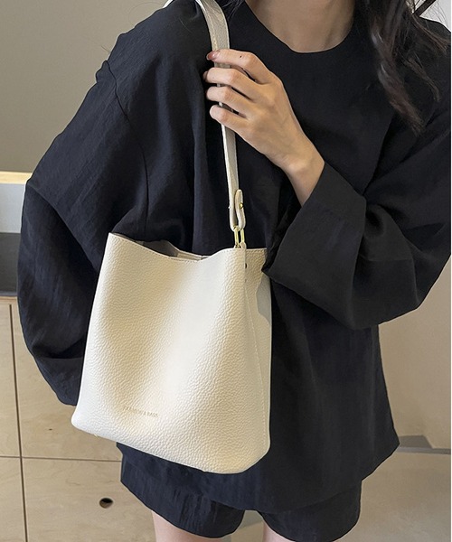LA VORAGINE(ラ ヴォラジネ)の「ショルダーバケツバッグ(ショルダーバッグ・レディース・ベージュ/ブラック/ブラウン系その他/Off White・FREE)」の22枚目の写真