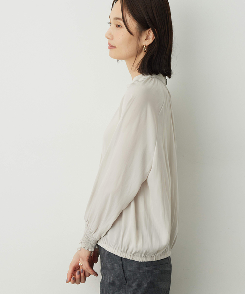 A/C DESIGN BY ALPHA CUBIC（エーシーデザインバイアルファキュービック）の「ギャザーブラウス（シャツ/ブラウス・レディース・グリーン/ベージュ/ネイビー・9号/11号）」の6枚目の写真