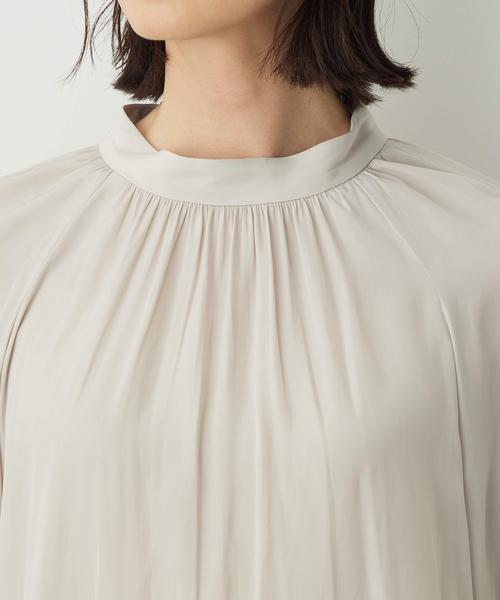 A/C DESIGN BY ALPHA CUBIC（エーシーデザインバイアルファキュービック）の「ギャザーブラウス（シャツ/ブラウス・レディース・グリーン/ベージュ/ネイビー・9号/11号）」の17枚目の写真