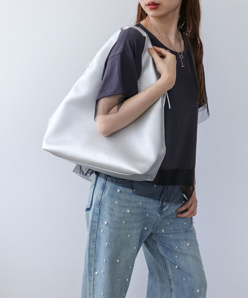 Cepica(セピカ)の「3ピースソフト合成皮革トートバッグ(トートバッグ・レディース・ブラック/シルバー・FREE)」の11枚目の写真