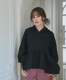 M y u（ミュー）の「ボンディングペプラムフーディ（パーカー）」