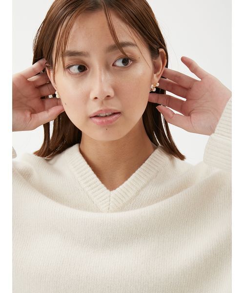Mila Owen（ミラオーウェン）の「ウールカシミヤ衿付きVネックニット