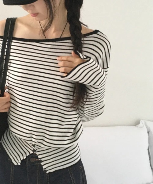 Vini（ヴィニ）の「ストライプボーダー オフショルダー 長袖ニット（Tシャツ/カットソー・レディース・ホワイト/グレー・LARGE）」の5枚目の写真