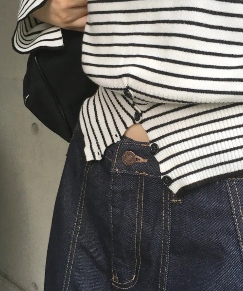 Vini（ヴィニ）の「ストライプボーダー オフショルダー 長袖ニット（Tシャツ/カットソー・レディース・ホワイト/グレー・LARGE）」の8枚目の写真