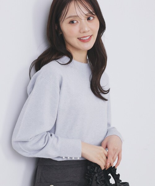 index（インデックス）の「ふんわりボトルネックパフスリーブニット【洗濯機OK】（ニット/セーター・レディース・オフホワイト/グレー/チャコールグレー/イエロー系その他/ピンク/サックスブルー系7・36/38/40/42）」の4枚目の写真