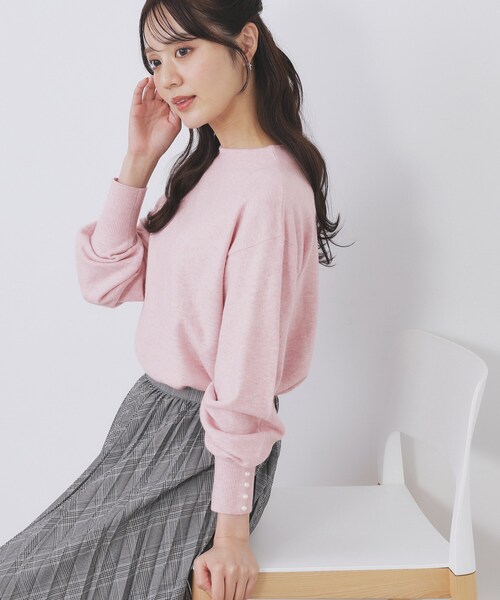 index（インデックス）の「ふんわりボトルネックパフスリーブニット【洗濯機OK】（ニット/セーター・レディース・オフホワイト/グレー/チャコールグレー/イエロー系その他/ピンク/サックスブルー系7・36/38/40/42）」の6枚目の写真