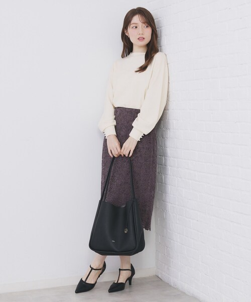 index（インデックス）の「ふんわりボトルネックパフスリーブニット【洗濯機OK】（ニット/セーター・レディース・オフホワイト/グレー/チャコールグレー/イエロー系その他/ピンク/サックスブルー系7・36/38/40/42）」の12枚目の写真