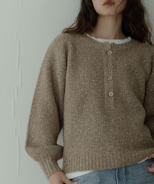 URBAN RESEARCH Sonny Label（アーバンリサーチサニーレーベル）の「ヘンリーネックニットプルオーバー（ニット/セーター・レディース・ベージュ/オフホワイト/グレー・FREE）」の18枚目の写真