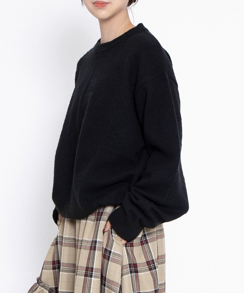 PUNYUS（プニュズ）の「クルーネックカラーニット（ニット/セーター・レディース・サックスブルー/ライトピンク/ブラック/グレー/グリーン/イエロー・1/2/3/4）」の9枚目の写真