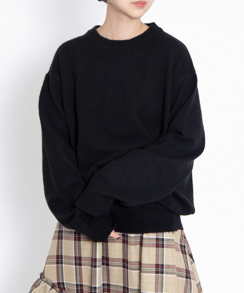 PUNYUS（プニュズ）の「クルーネックカラーニット（ニット/セーター・レディース・サックスブルー/ライトピンク/ブラック/グレー/グリーン/イエロー・1/2/3/4）」の10枚目の写真