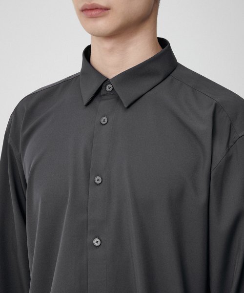 MUSINSA STANDARD（ムシンサスタンダード）の「リラックスフィットシルキーシャツ [ガンメタル]（シャツ/ブラウス・メンズ・その他・SMALL/MEDIUM/LARGE/X-LARGE/XX-LARGE）」の7枚目の写真
