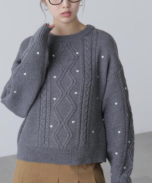FREE'S MART(フリーズマート)の「◆ハート刺繍ケーブルニット(ニット/セーター・レディース・グレー/ホワイト/レッド・FREE)」の7枚目の写真