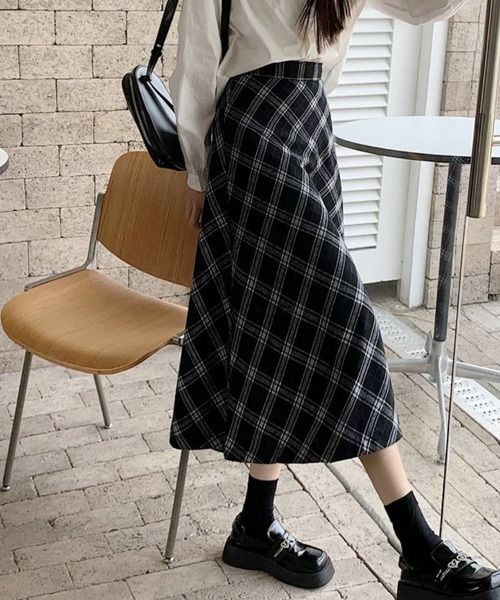 SallyLunn(サリーラン)の「Aラインチェックミディスカート(スカート・レディース・ブラック・LARGE/MEDIUM/SMALL)」の11枚目の写真