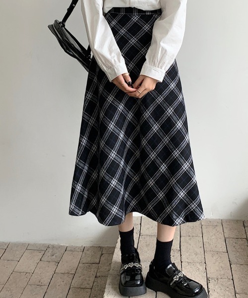 SallyLunn(サリーラン)の「Aラインチェックミディスカート(スカート・レディース・ブラック・LARGE/MEDIUM/SMALL)」の4枚目の写真