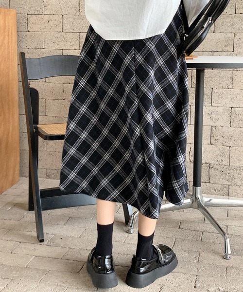 SallyLunn(サリーラン)の「Aラインチェックミディスカート(スカート・レディース・ブラック・LARGE/MEDIUM/SMALL)」の8枚目の写真