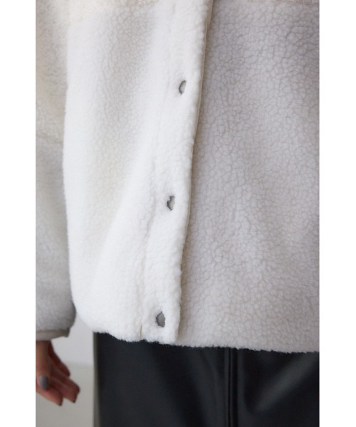 AZUL by moussy（アズールバイマウジー）の「リバーシブルキルティングボアブルゾン（ブルゾン・レディース・アイボリー/ブラック/ブラウン・SMALL/MEDIUM）」の14枚目の写真